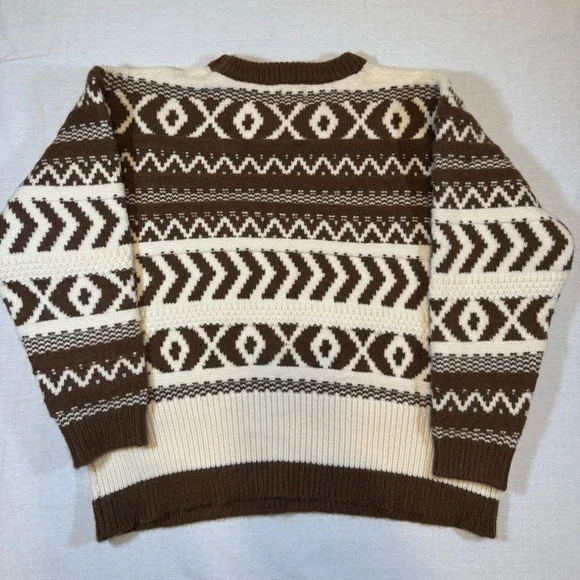 NWT Olio Women's Brown and Cream Patterned Sweater - Picture 9 of 9